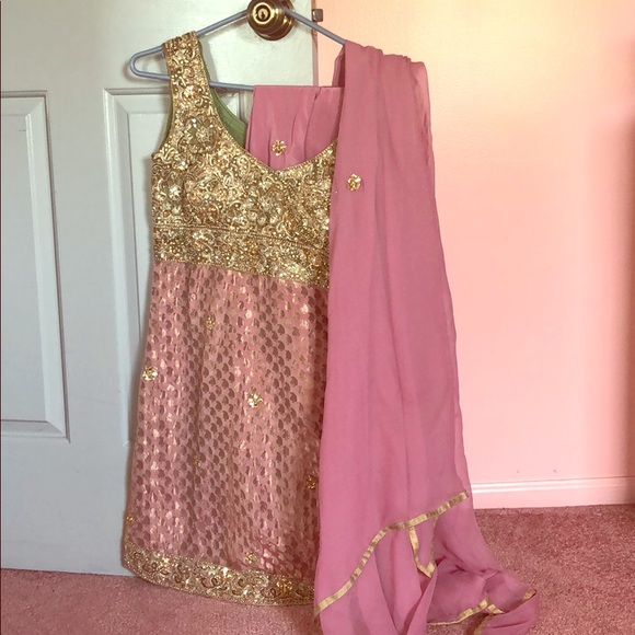 Beautiful pink Indian 3 piece outfit!